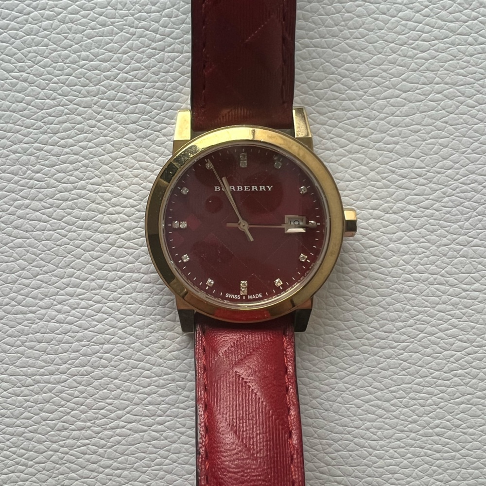 Burberry Watch in Red Leather w/ GHW - Picture 4 of 6
